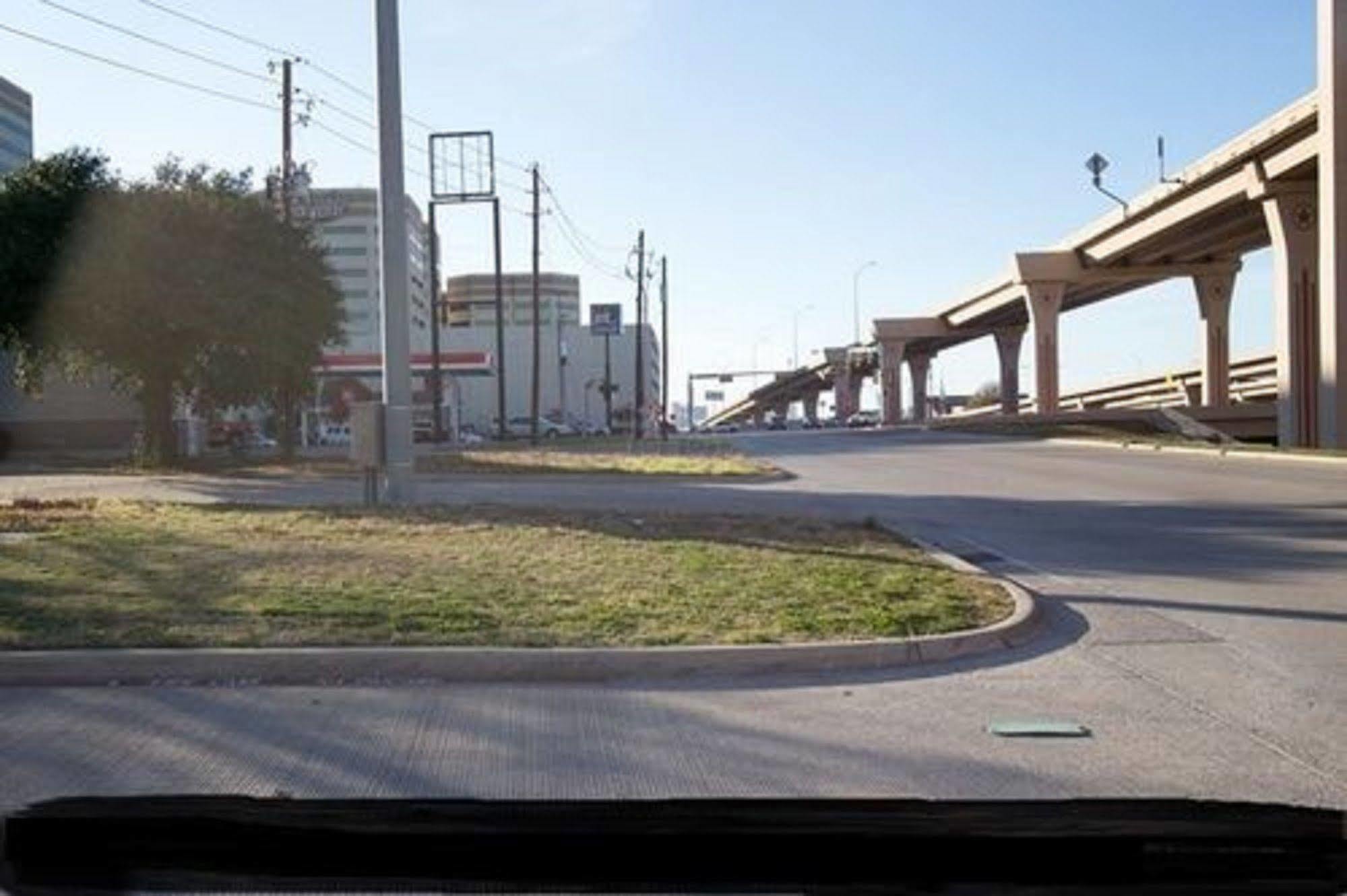 Gateway Hotel Dallas Park Central Kültér fotó