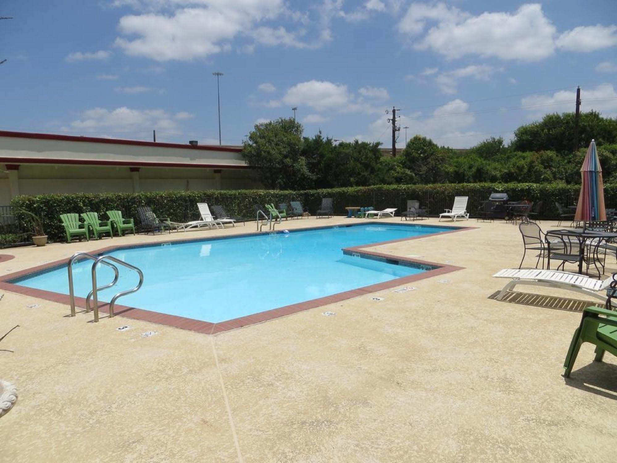 Gateway Hotel Dallas Park Central Kültér fotó
